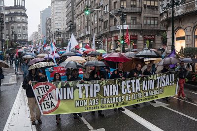 2016-10-15ConcentracionTTIPVigo 06.jpg